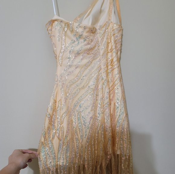 BERLINNOVA NWOT Gold One Shoulder Sequin Hoco Dress - Picture 4 of 5